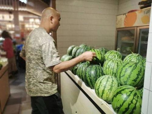 流学生外国吃瓜,一场文化碰撞的趣味之旅