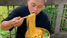 安徽小伙吃瓜事件